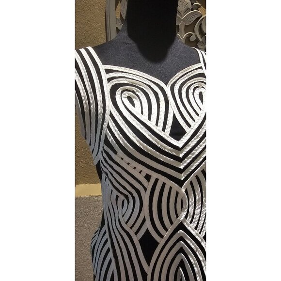 Andrea Rosati Black & White Geometric Sleeveless Top With Textured Pattern Desig - Picture 3 of 5